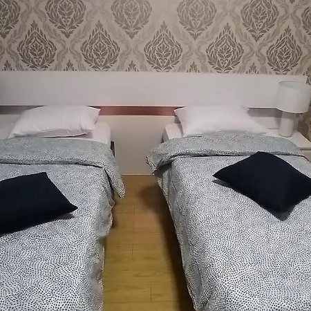 Domum Universitate Dalles - Intercontinental Apartament Bukareszt