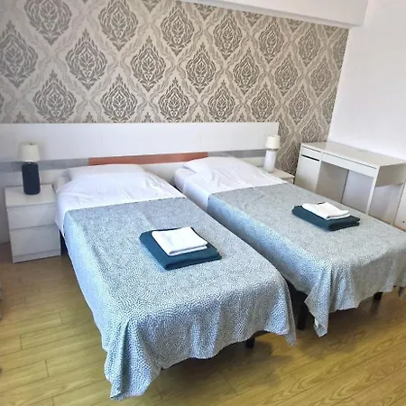 Domum Universitate Dalles - Intercontinental Apartament Bukareszt